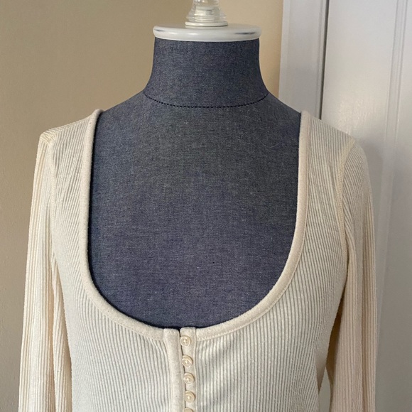 Urban Outfitters Women’s Cream Sweater Size M - Picture 10 of 15